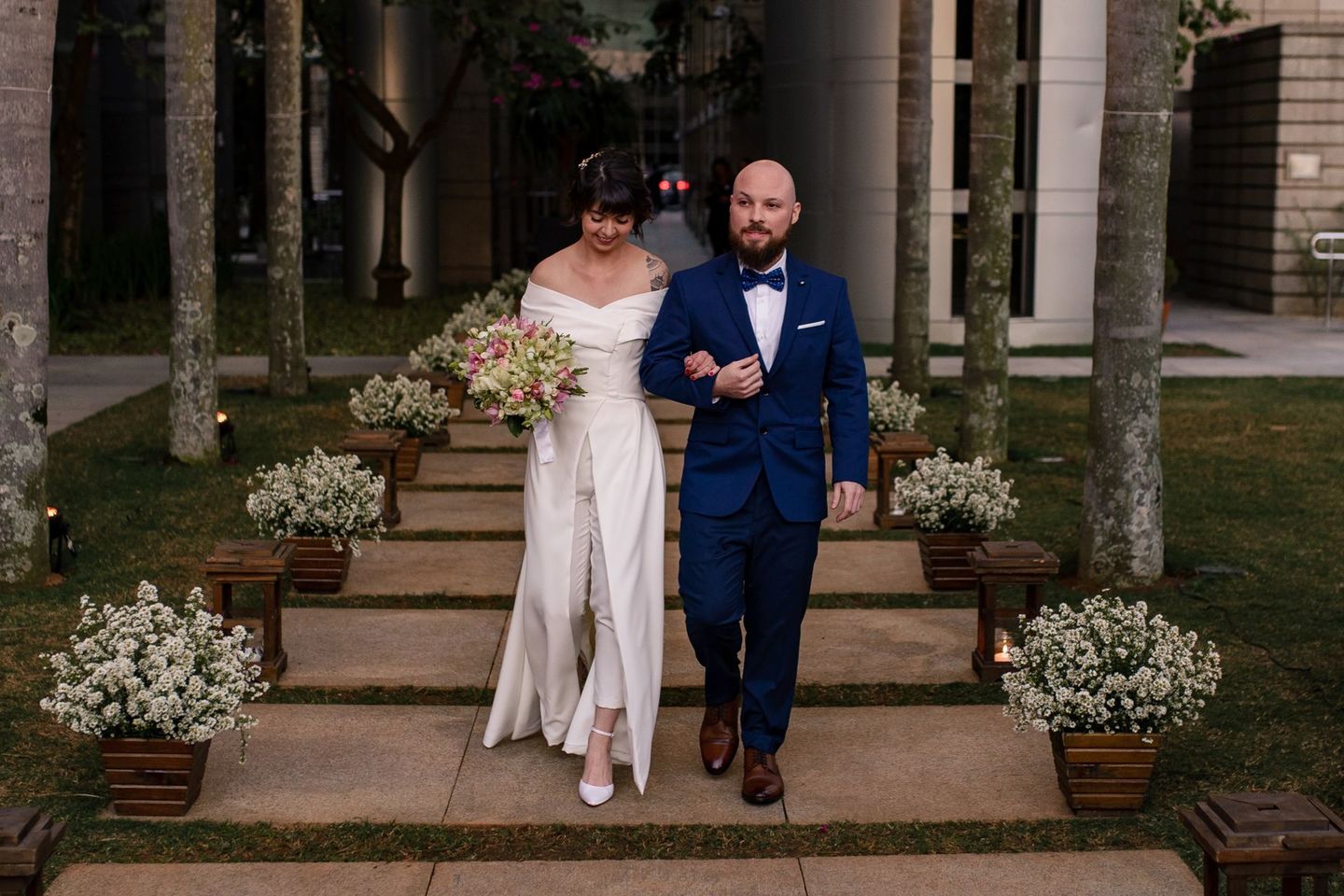 4 Maneiras de homenagear a figura paterna que não pode estar presente no casamento. 4 Maneiras de homenagear a figura paterna que não pode estar presente no casamento.