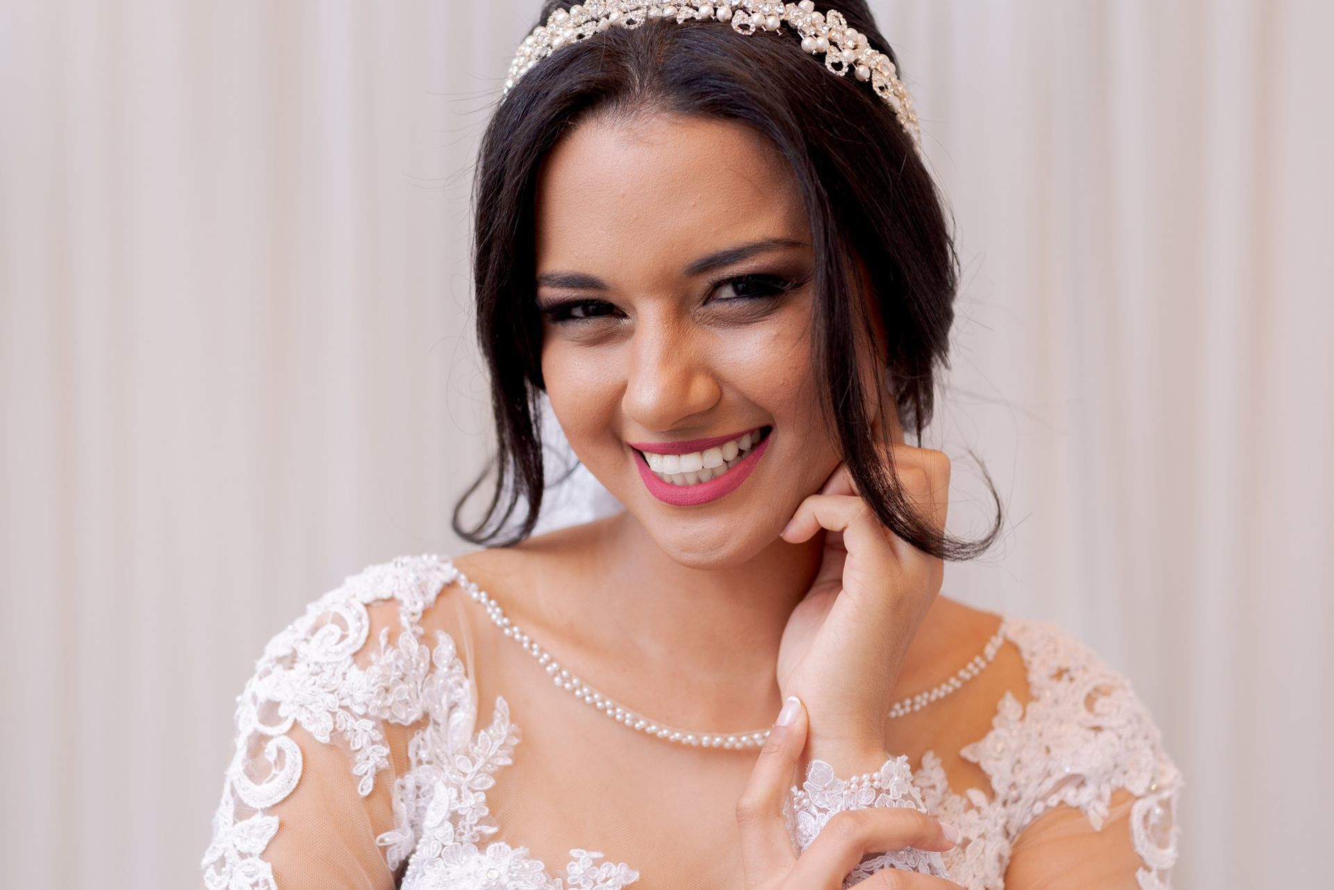 Foto Clareamento para noivas e noivos para ter um sorriso branco no dia do casamento Foto Clareamento para noivas e noivos para ter um sorriso branco no dia do casamento - Imagem 2